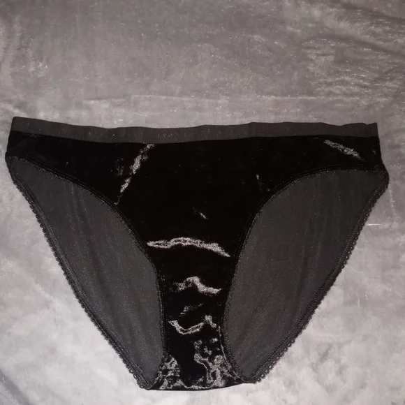 Victoria's Secret Black Velvet bikini cut panties size L NWT - Picture 2 of 5